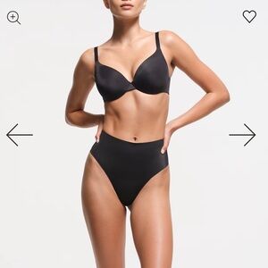 Skims FULL COVERAGE BRA in Onyx Sz 32C